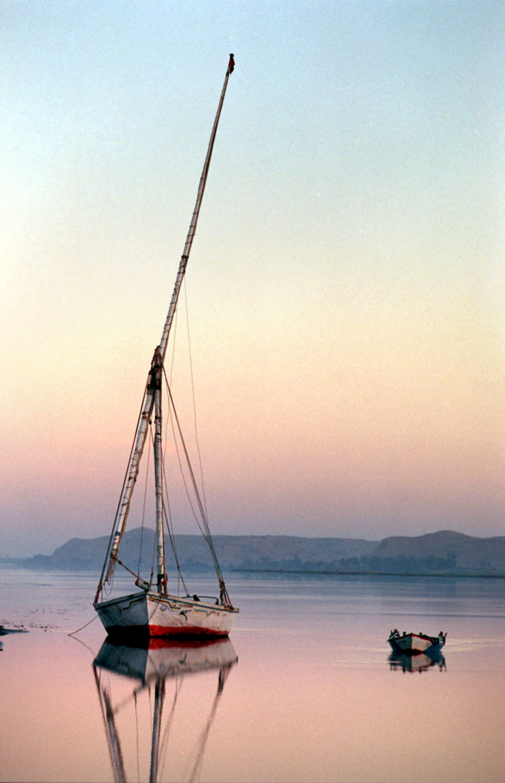 EgyptEdfu-sunrise-boat